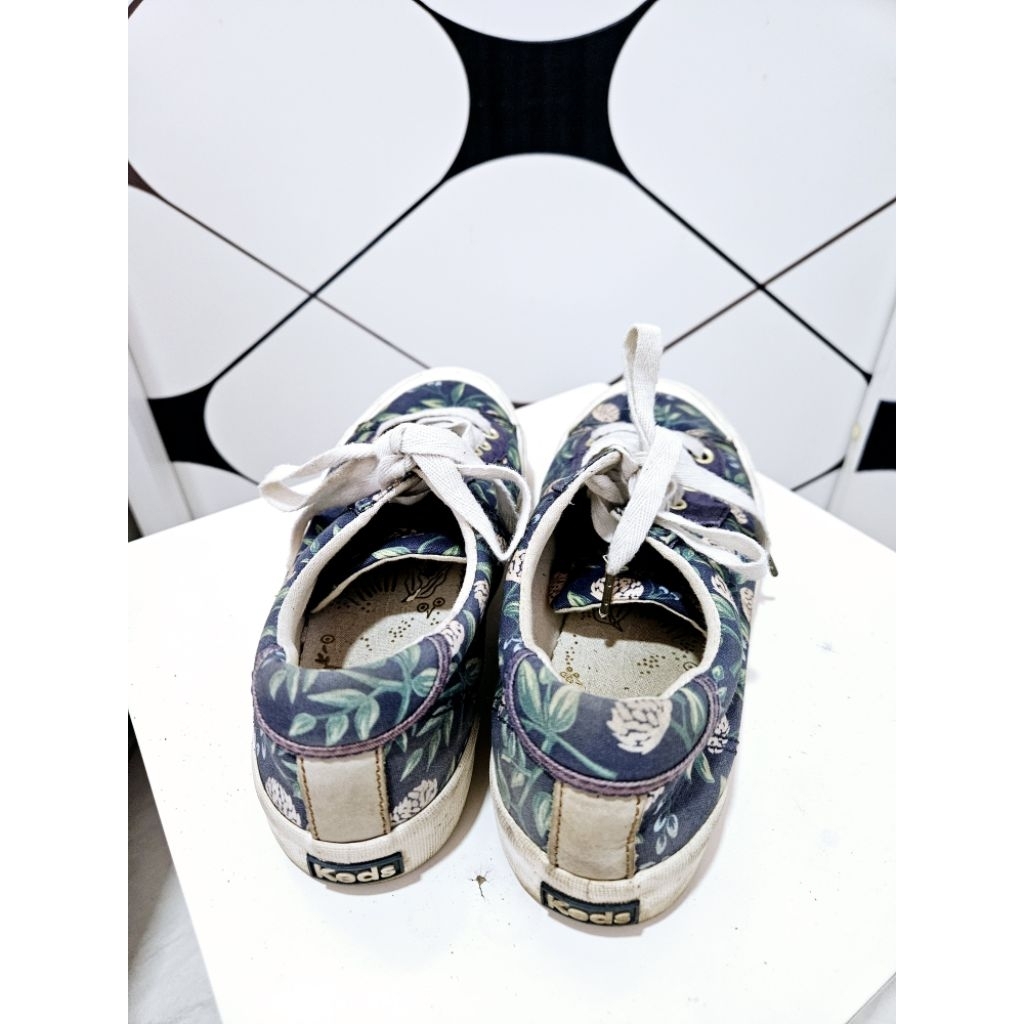 PRELOVED SEPATU / PRELOVED SNEAKERS / SEPATU NGE MALL / SEPATU NYANTAI / SEPATU NGANTOR / SEPATU KAN