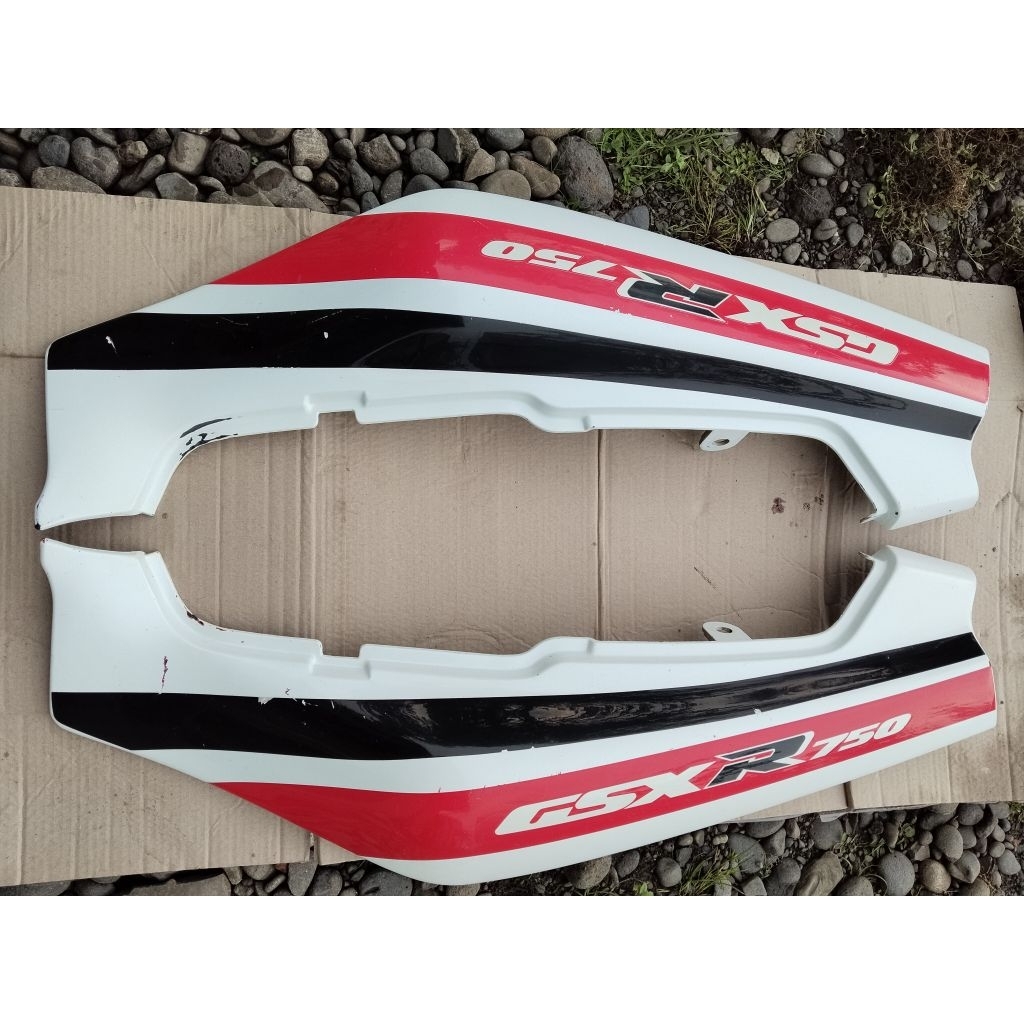cover body cover bodi body belakang cover side bodi belakang Suzuki GSX R750 gsx750r GSX R 750 tahun