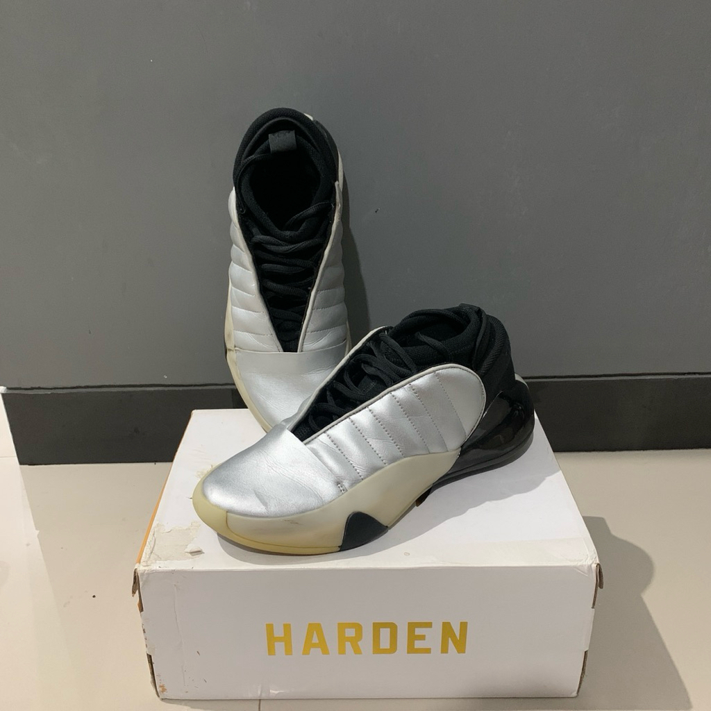 Sepatu Basket Adidas James Harden 7 ukuran 43,5