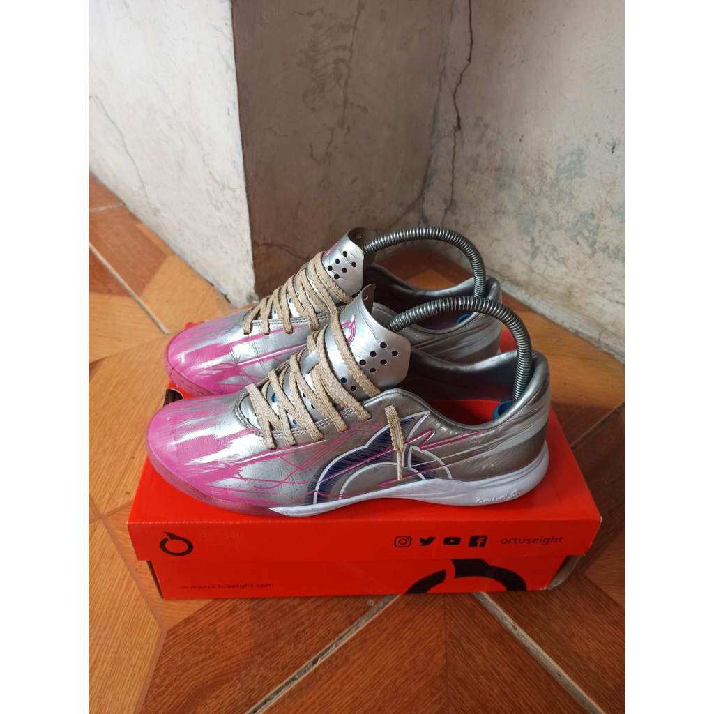 Sepatu Futsal Ortuseight Catalyst Legion V5 IN - Desain Stylish, Sol Karet Tahan Lama, Kualitas Orig