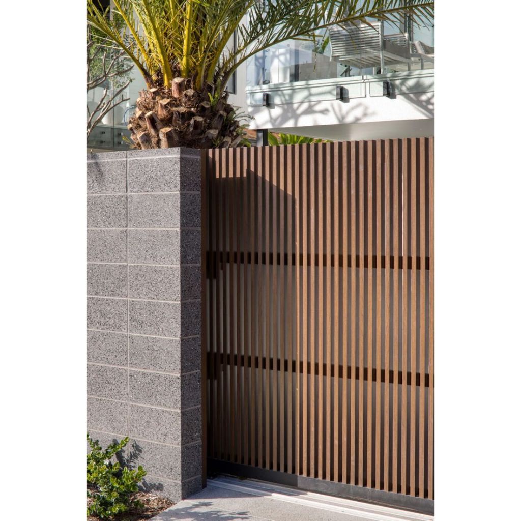 Pagar WPC Solusi Tahan Cuaca untuk Rumah Modern