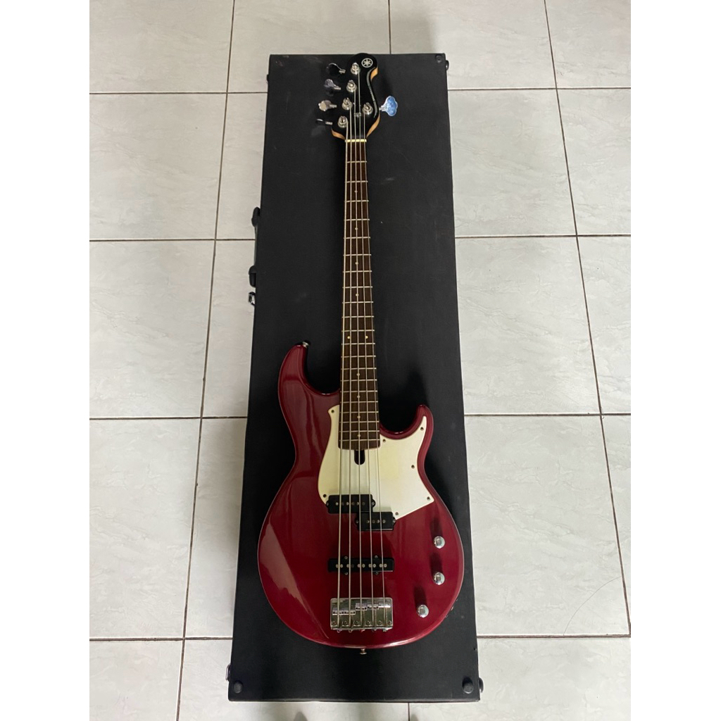 BASS YAMAHA BB235
