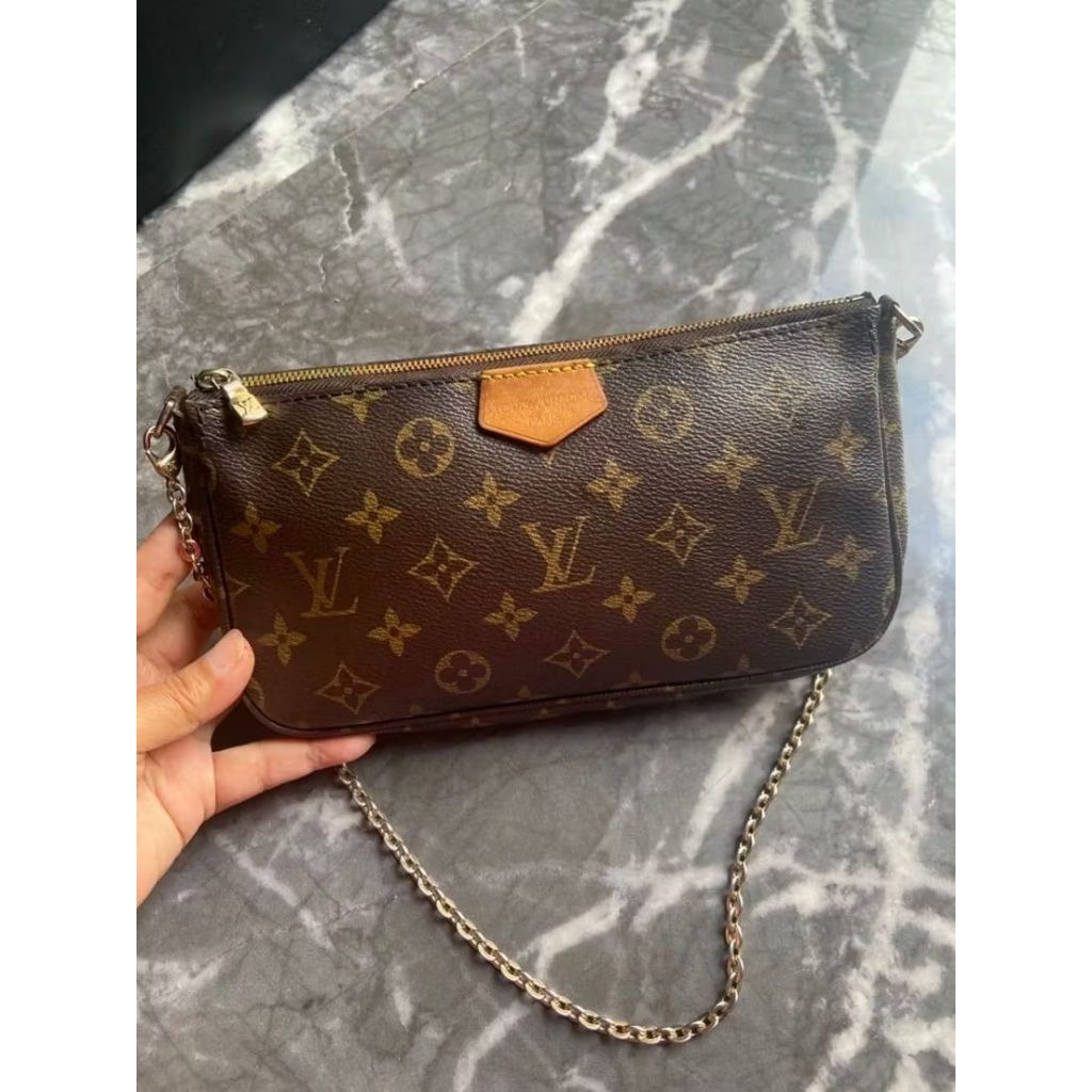 LV Pochette Accessories 2018 Preloved