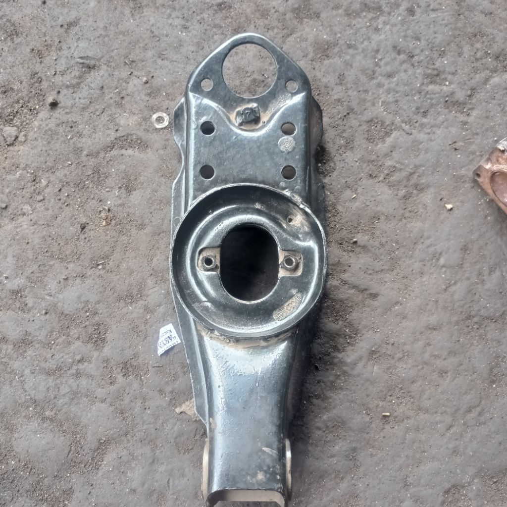 lower arm/sayap bawah L300 solar ori copotan