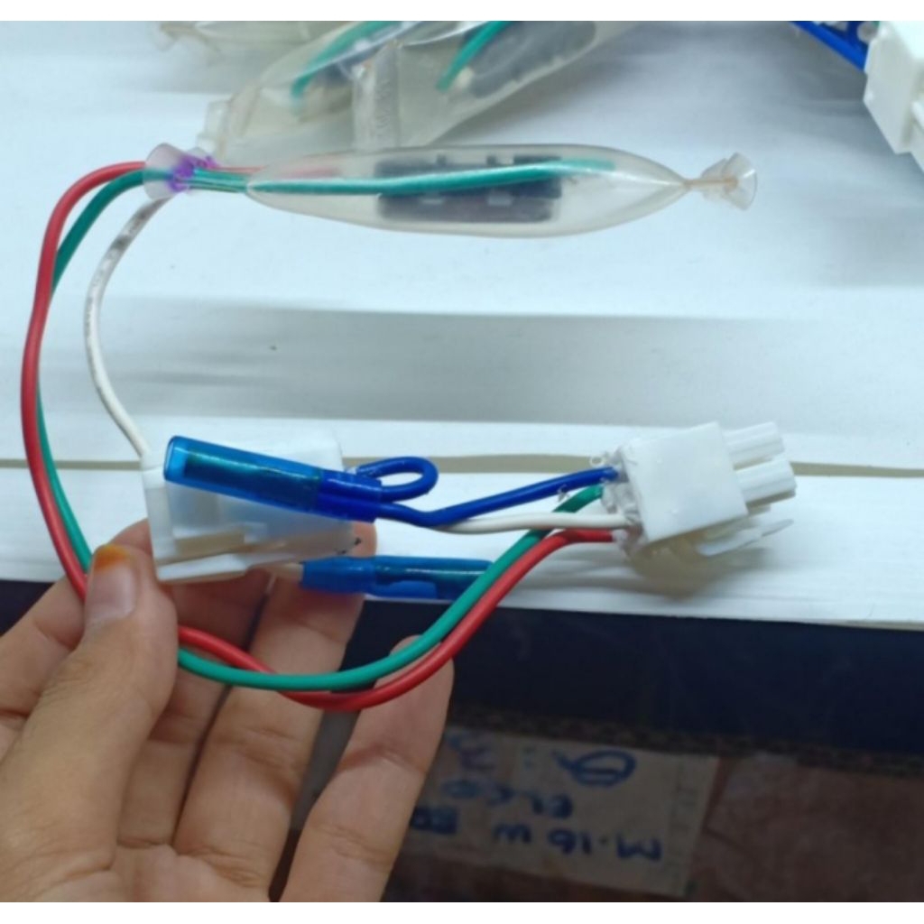 depros kulkas 2 pintu polytron 3kabel