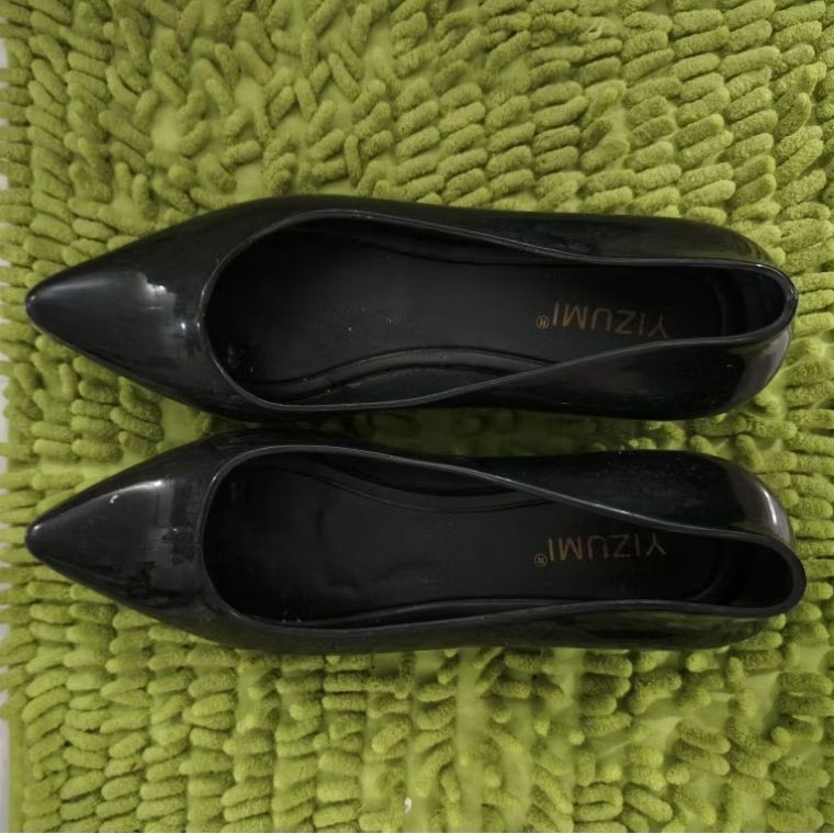 Sandal Jelly Hitam YIZUMI Super Tebal dan Empuk Uk 40
