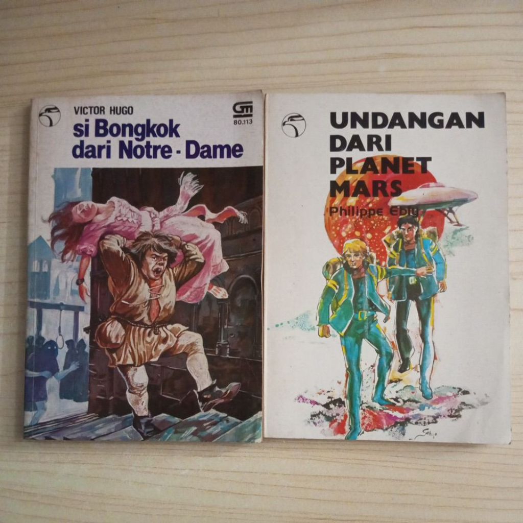 NOVEL SI BONGKOK DARI NOTRE DAME OLEH VICTOR HUGO DAN UNDANGAN DARI PLANET MARS OLEH PHILIPPE EBIY