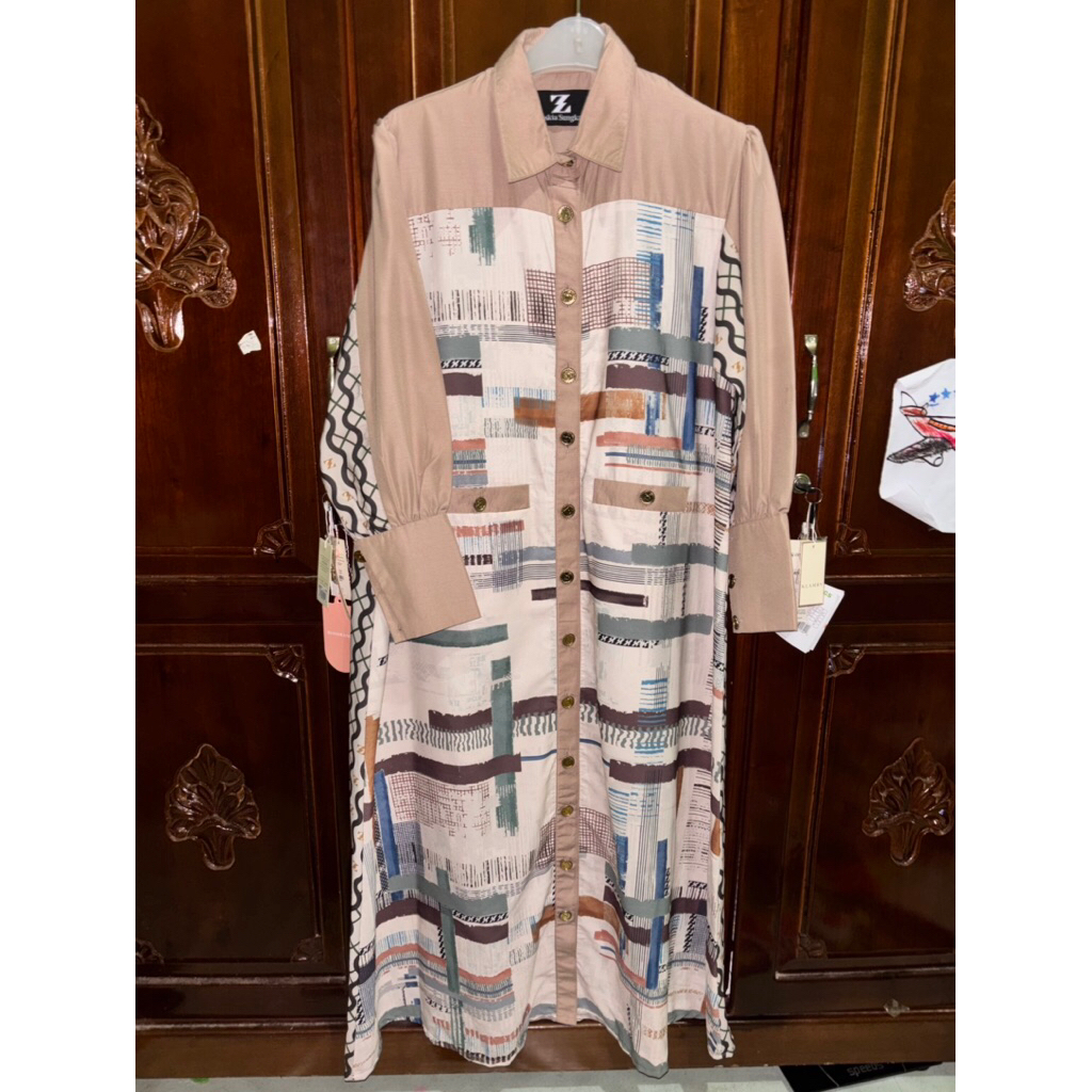 Preloved zaskia sungkar sz M