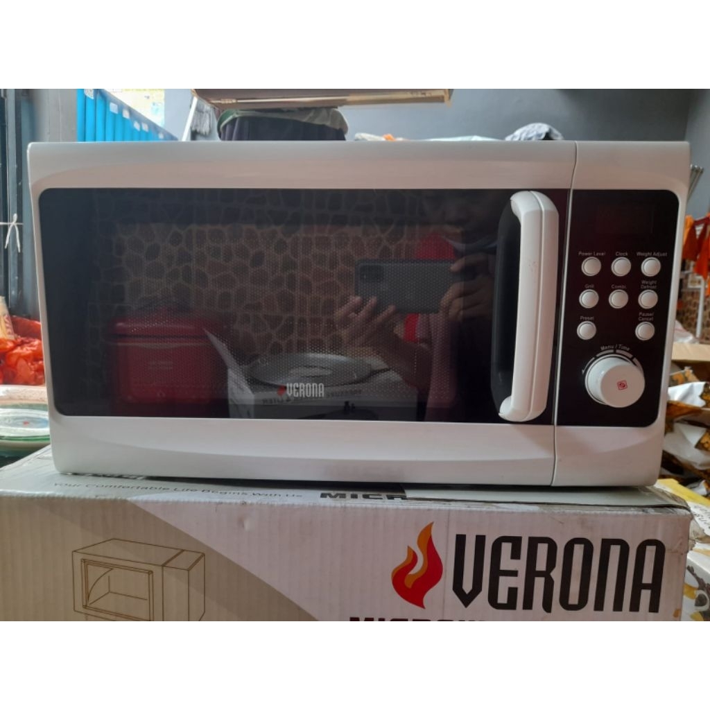 Verona Microwave Oven