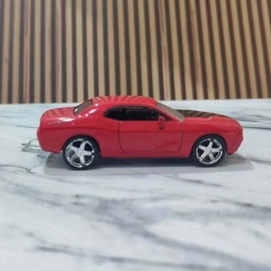Jada 2006 Dodge Challenger Concept diecast
