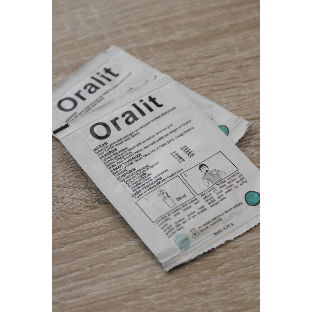 Oralit 1 Sachet - Serbuk Elektrolit untuk Atasi Dehidrasi Anak