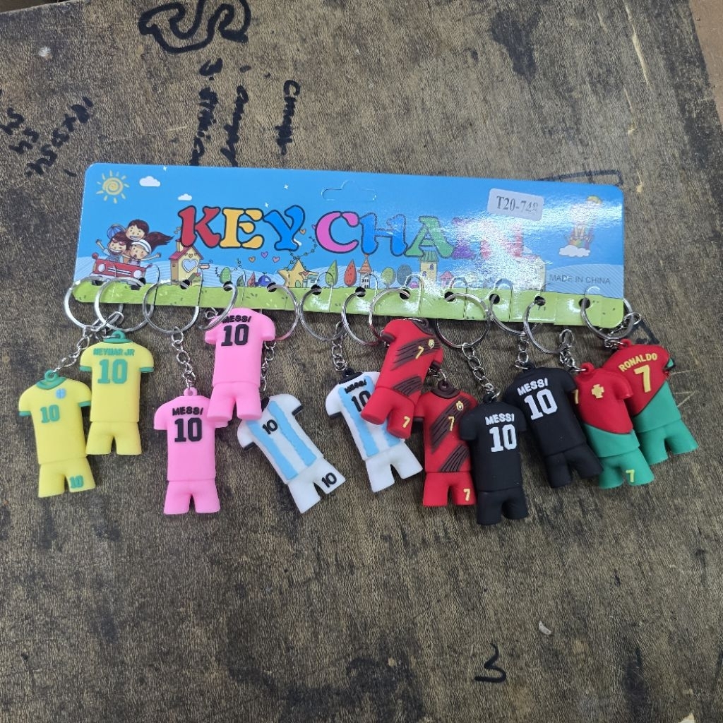 paket jualan gantungan kunci karet baju bola  jersey ronaldo , neymar , messi , mbappe lusinan isi 1
