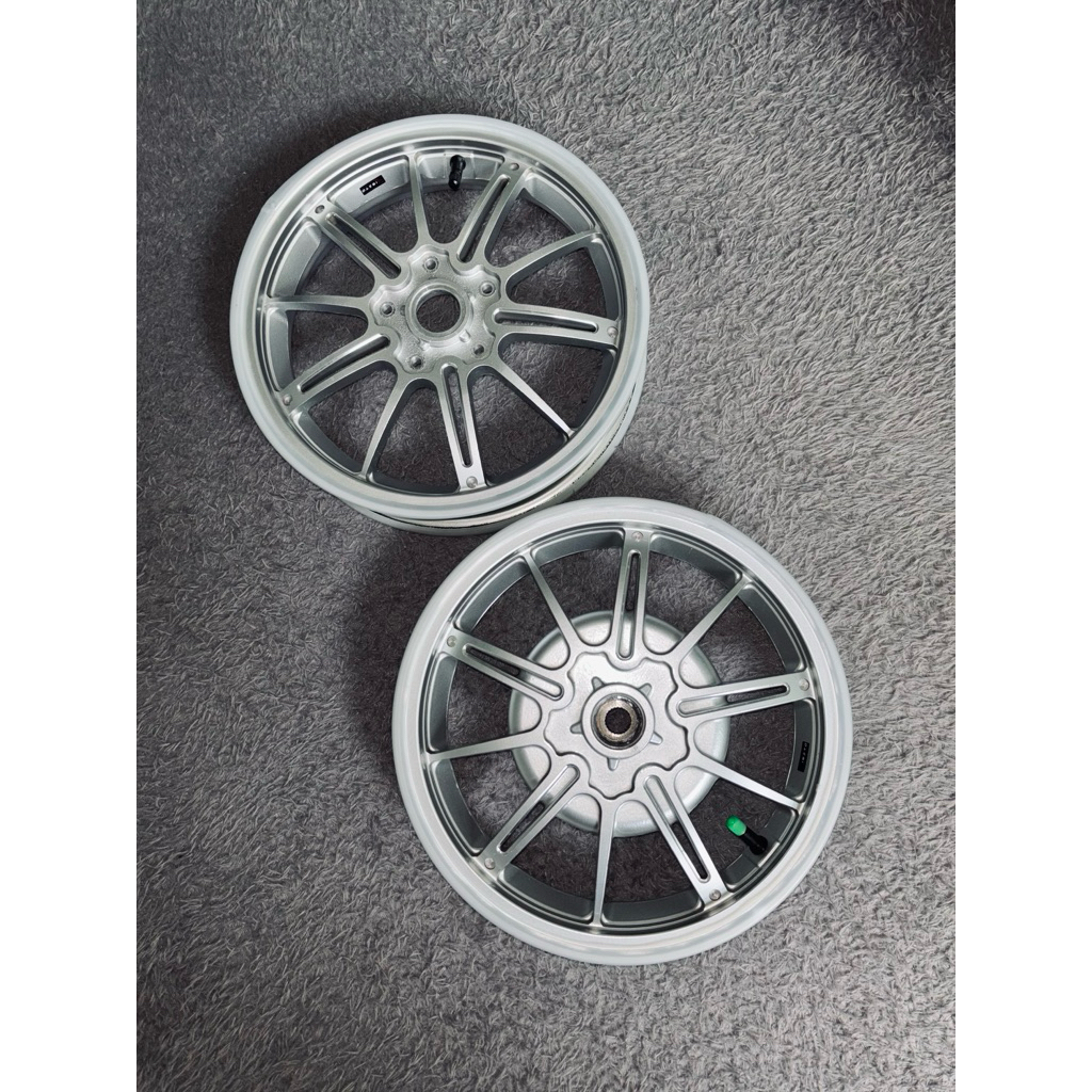 Velg riezto model drag silver for vespa sprint