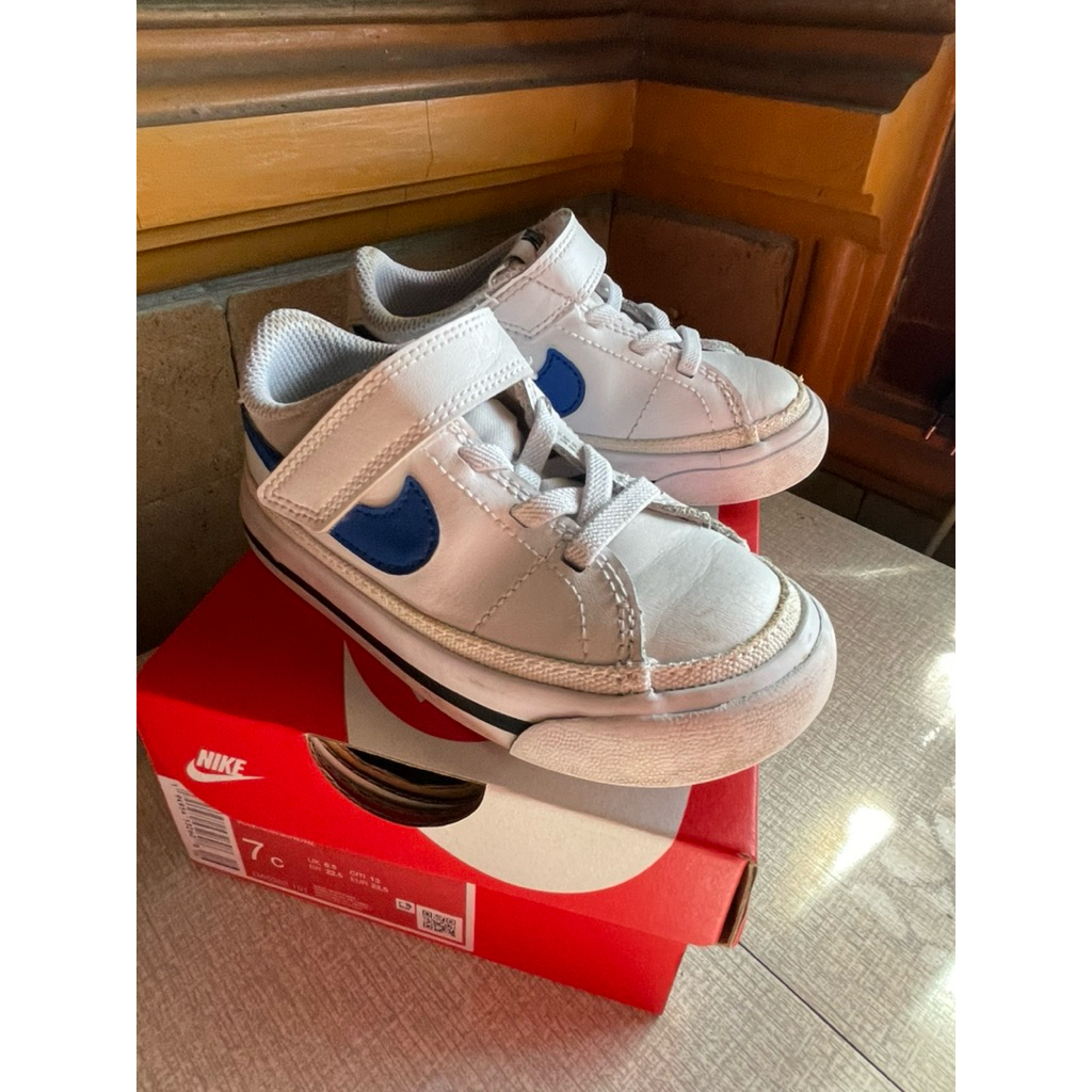 Preloved Nike Court Legacy