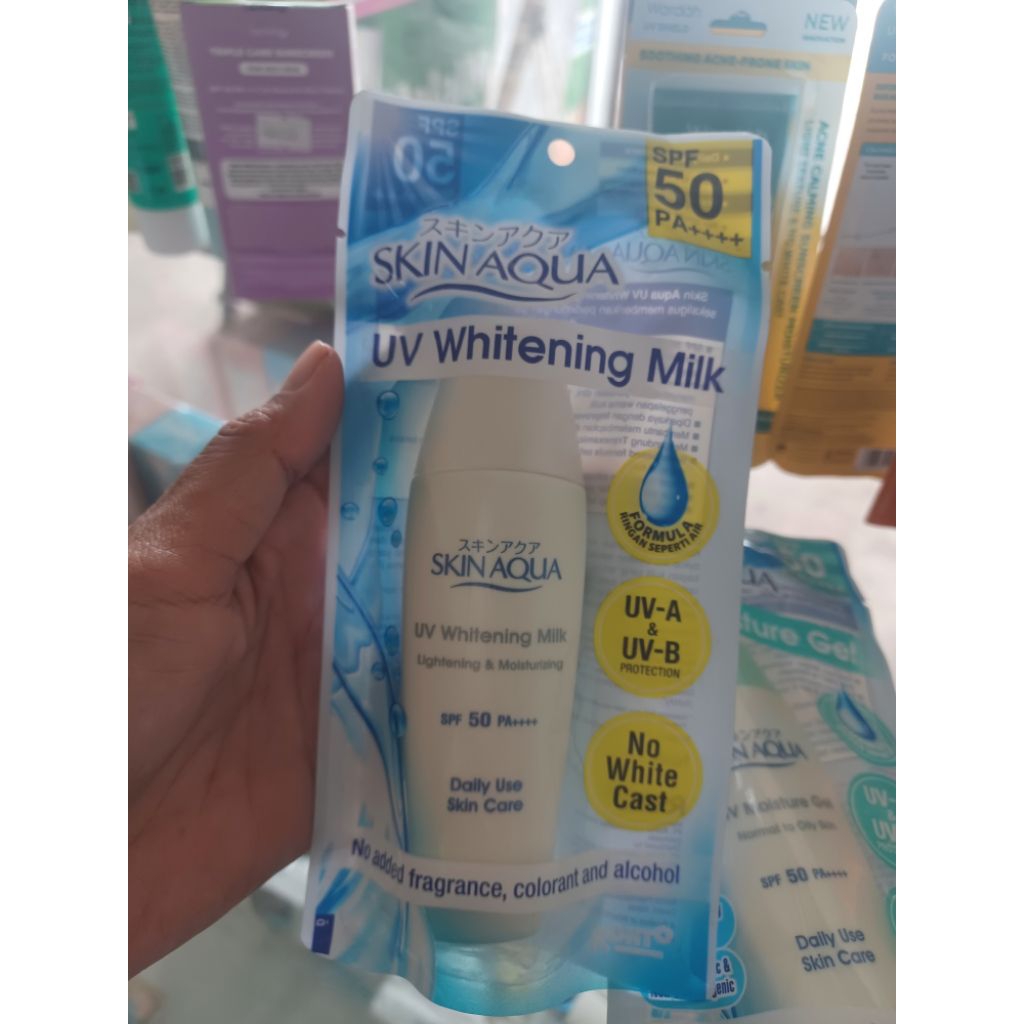 Sunscreen Skin Aqua SPF 50