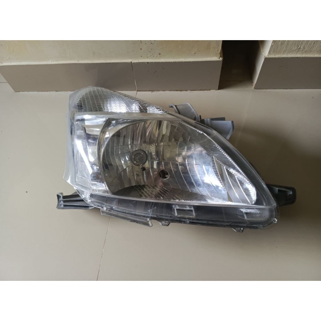 Headlamp Lampu depan mobil Avanza Xenia Veloz 2012-2015 original sebelah kanan
