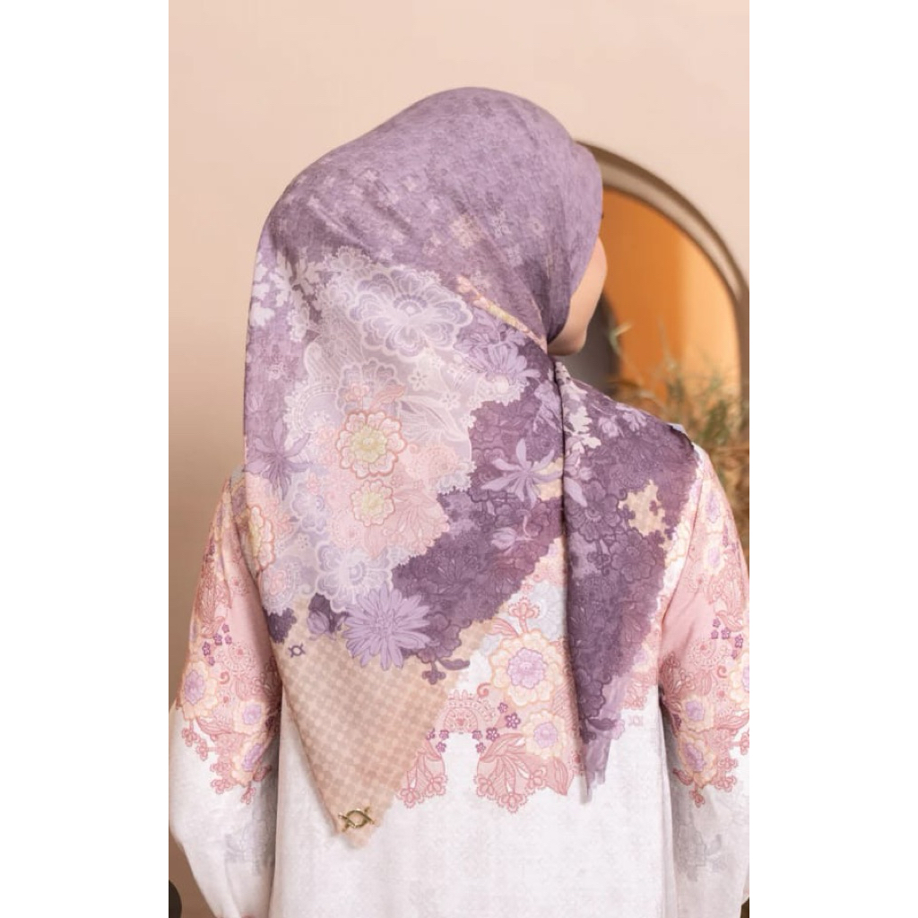 Bentalaya Scarf by Wearing Klamby [Hijab Motif Segi Empat]