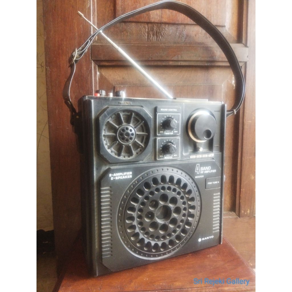 Radio Sanyo RP 8251 Jadul Antik Vintage Klasik