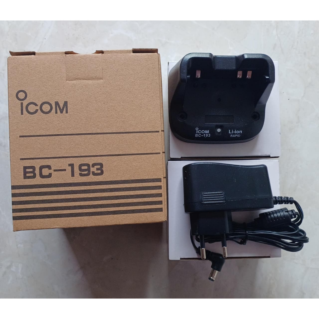 Cas HT Icom V80, Charger V80, Desktop plus adaptor HT icom v 80