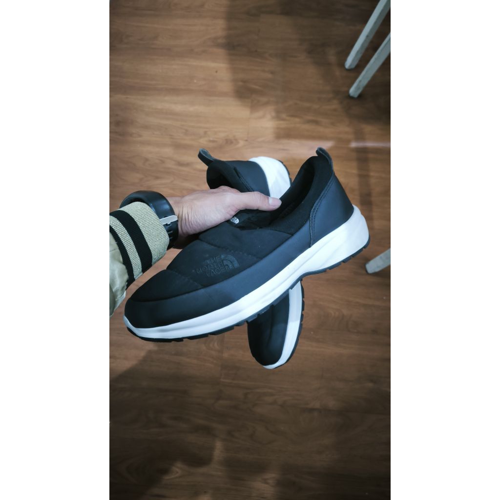Sepatu Slip on TNF