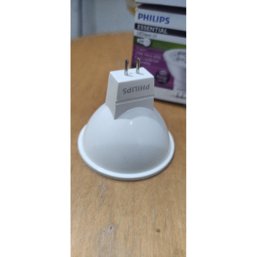philips essenstial LED 5 W MR16 GU5.3