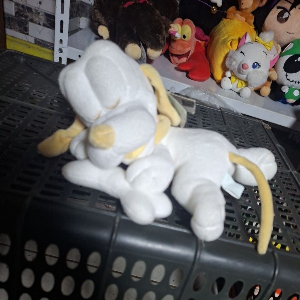 BONEKA PLUTO ALBINO