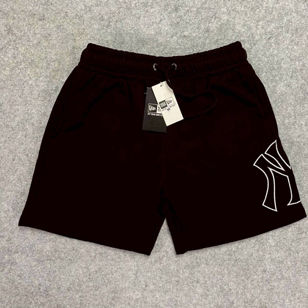 CELANA PENDEK SHORT PANTS SWEATPANTS NEW ERA NY NEW YORK YANKEES SIDE OUTLINE LOGO BLACK