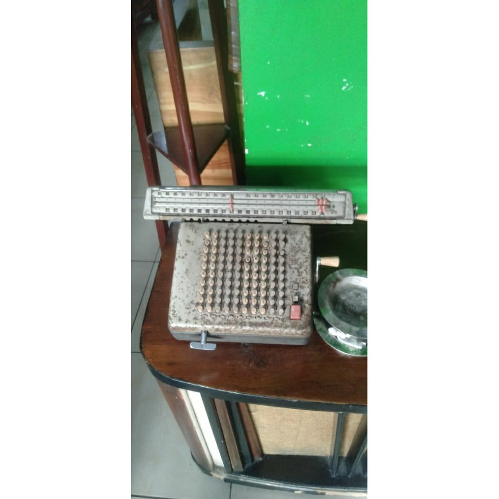 mesin tik jadul barang antik