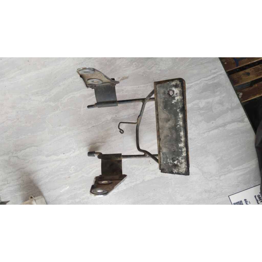 Pangkon lampu depan Megapro Primus original copotan