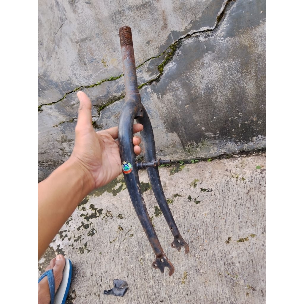 FORK SEPEDA RIGID BAN 20" FUJIWARA STEERTUBE 13 CM drat standar cocok buat sepeda ban 20 Federal Lip