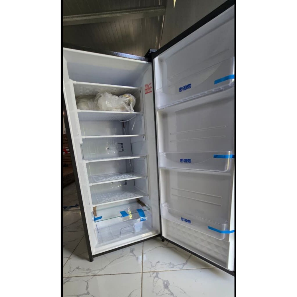 Rak kulkas sharp 2  pintu rak botol bagian freezer pintu atas kulkas sharp 2 pintu
