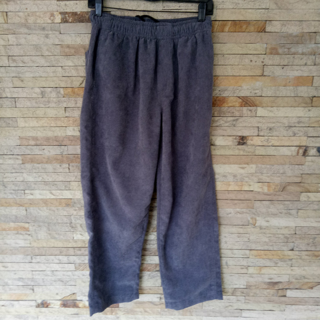 Celana Abu Corduroy Wanita Preloved