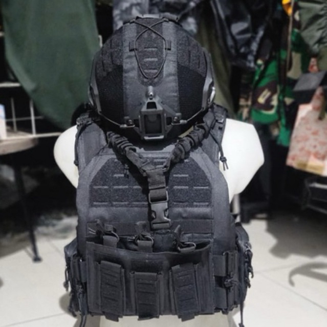 1set bodyvest rajawali/helm tactical/talisandang M4