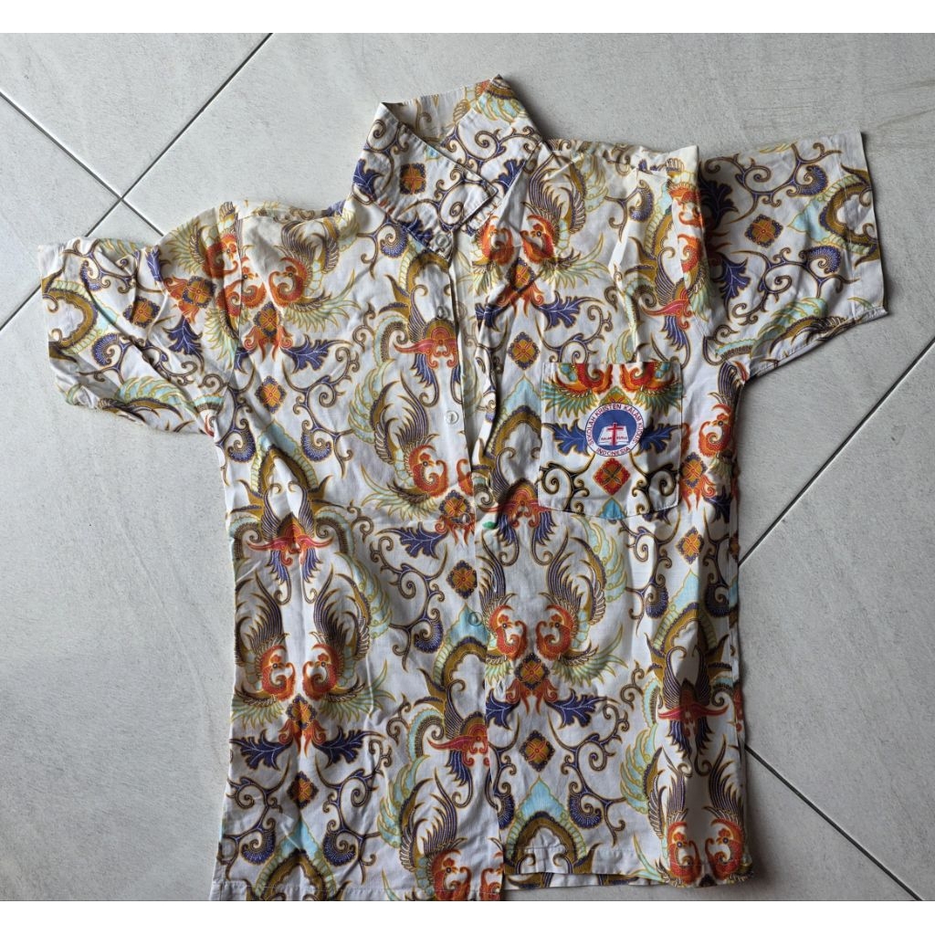 preloved seragam kalam kudus | batik sekolah kalam kudus | ADA SOBEK | koleksi pribadi