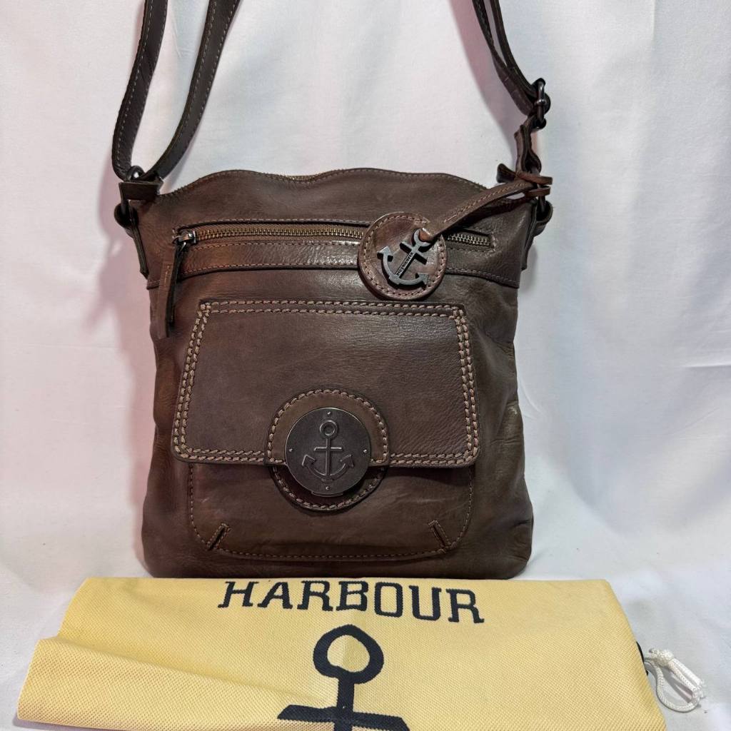 HB059. HARBOUR 2ND BIG LOGO SLING STONE GREY