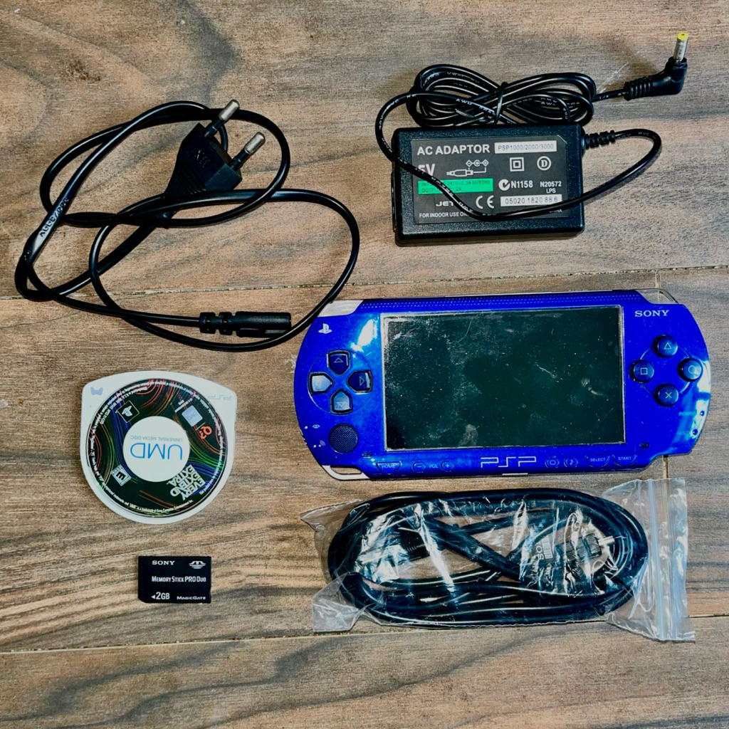 PSP 1000 sony playstation portable blue metallic second 16gb full games