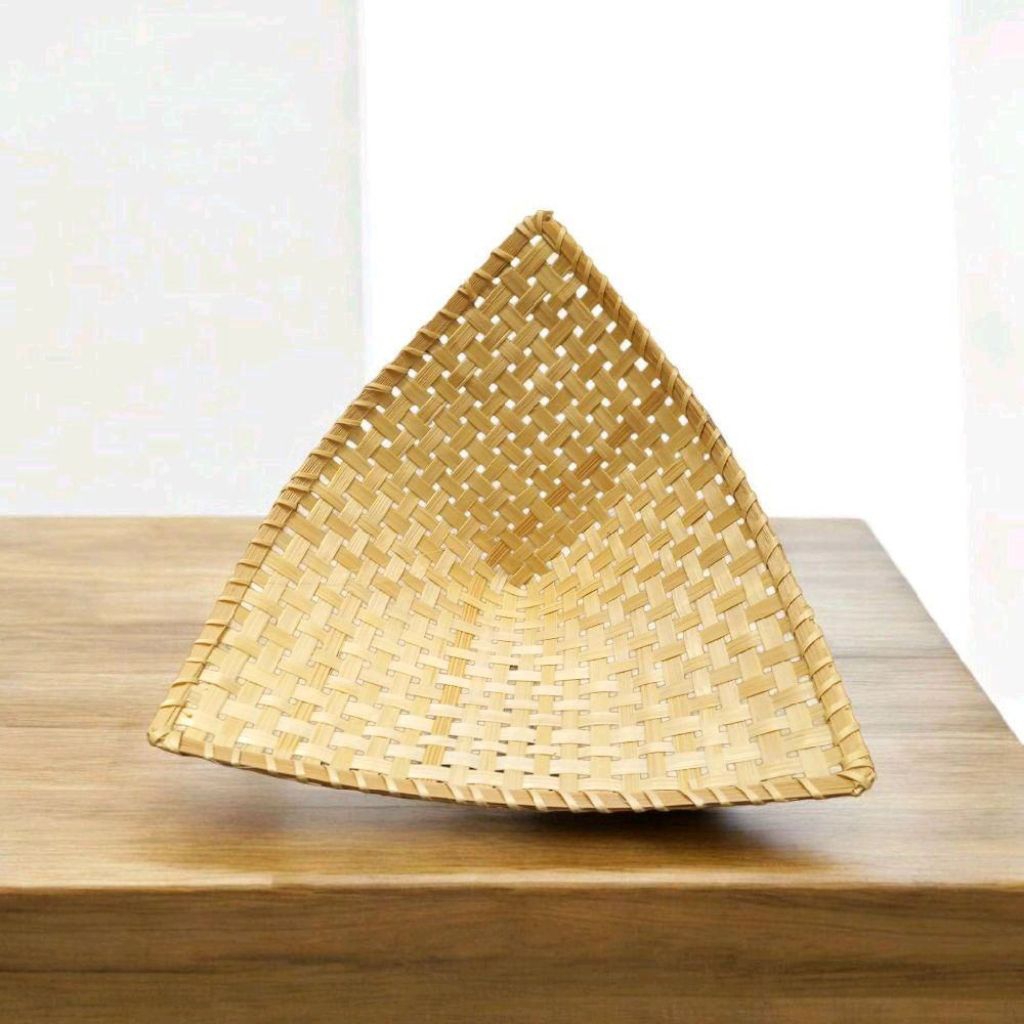 Pincuk anyaman bambu piring anyaman bambu