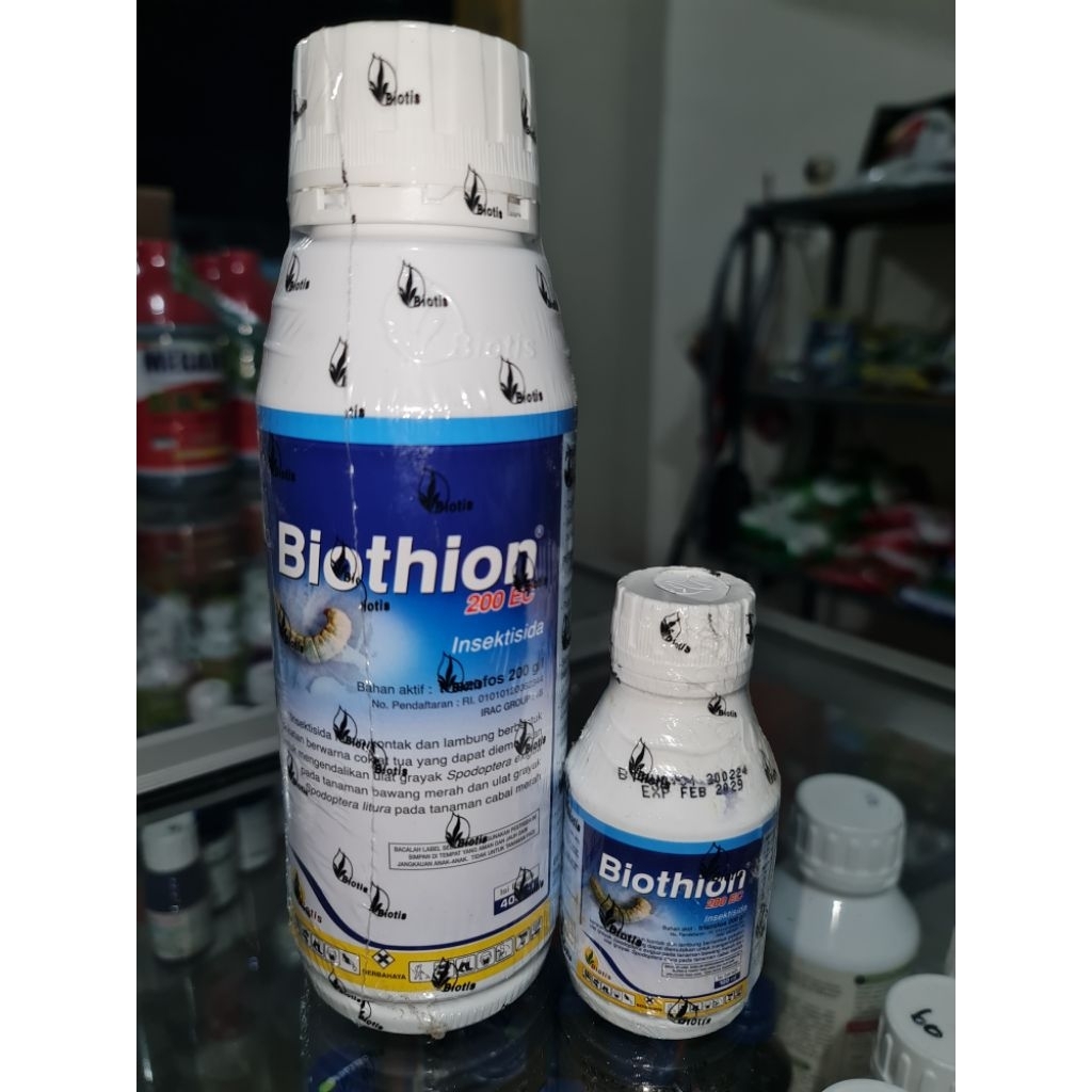 Biothion 200EC adalah insektisida berbahan aktif Triazofos 200 g/l, bekerja kontak dan lambung, sang