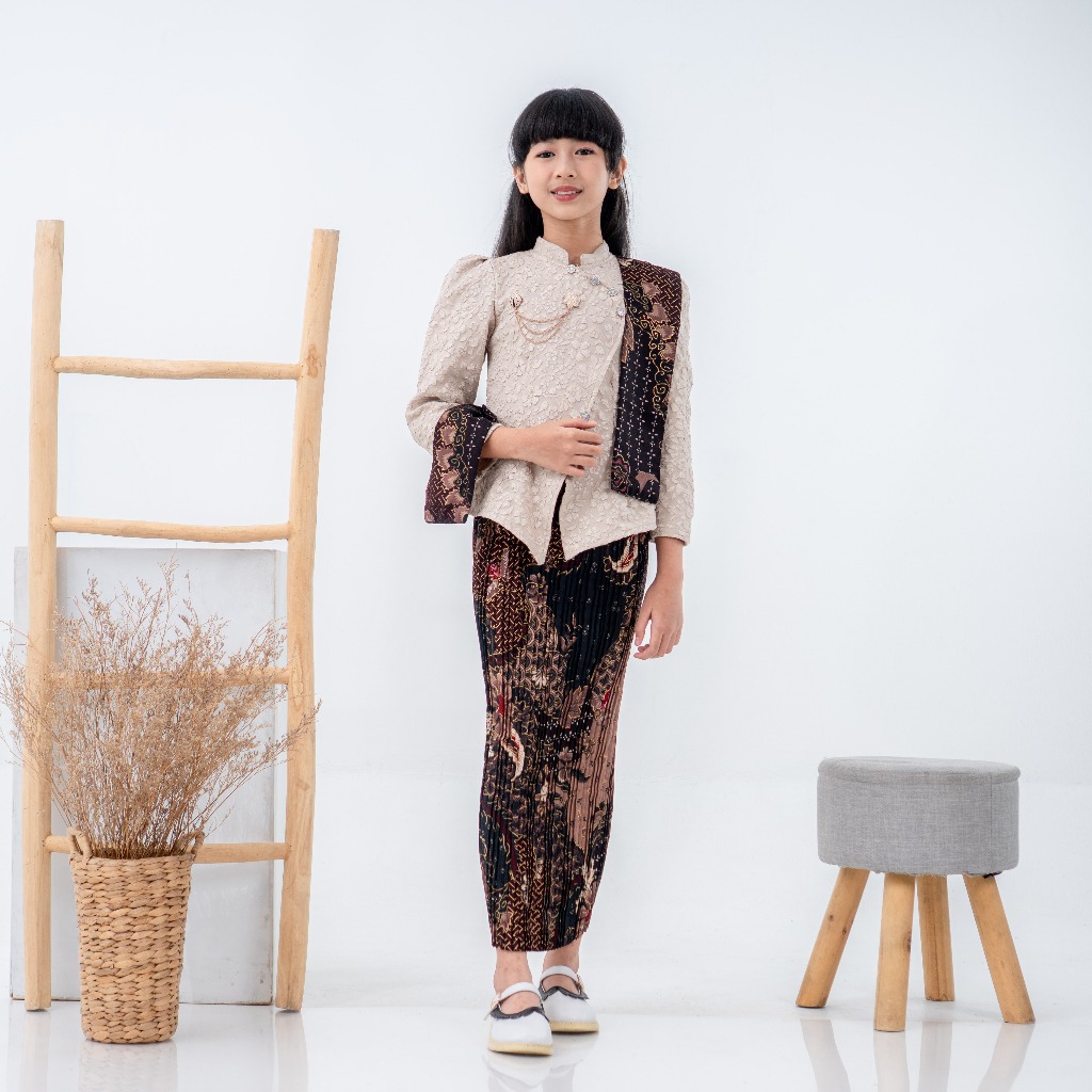 ANNAJAH KEBAYA SEteLan AnaK PerEMpuan FREE SELENDANG jAgUAr FUkuro KeBAyA JAnGGan ModERn KebAYavIRal