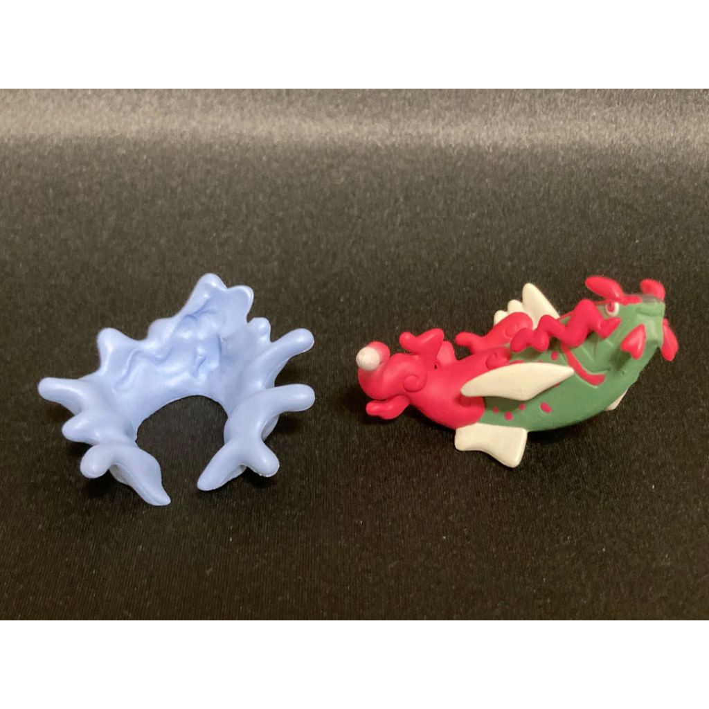 Pokemon Gachapon Figure - Hisui Ippai Basculegion