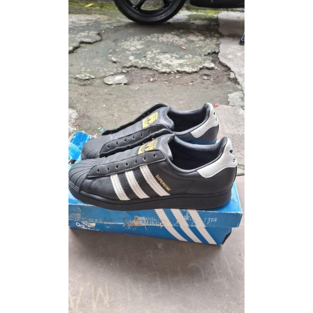 Sepatu Adidas Superstar (BEKAS)