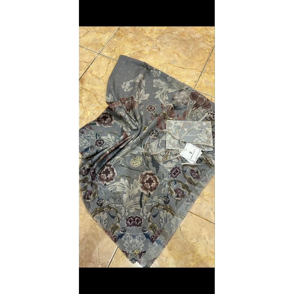 PRELOVED JILBAB BUTTONSCARVE ORI (TANPA BOX)