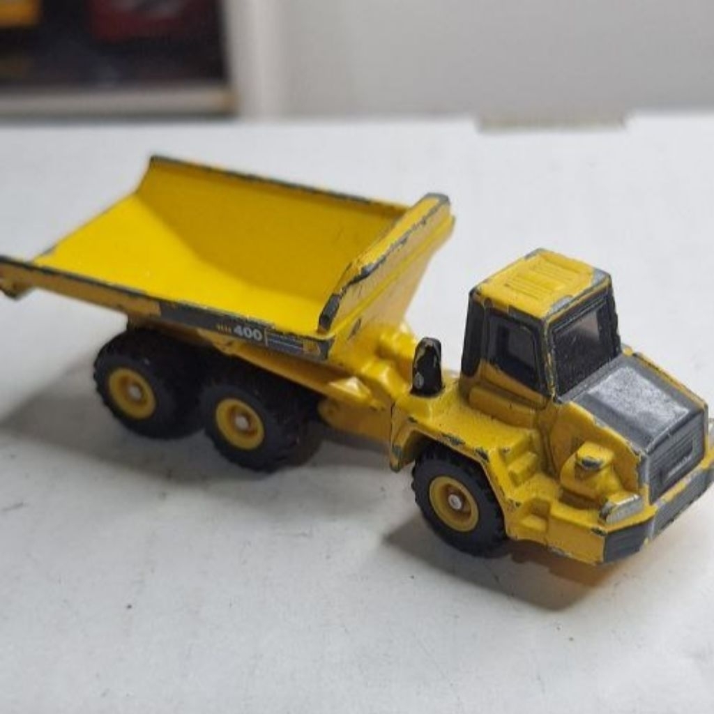 Diecast Tomica Komatsu Articulated Dump Truck 1/87 Murah