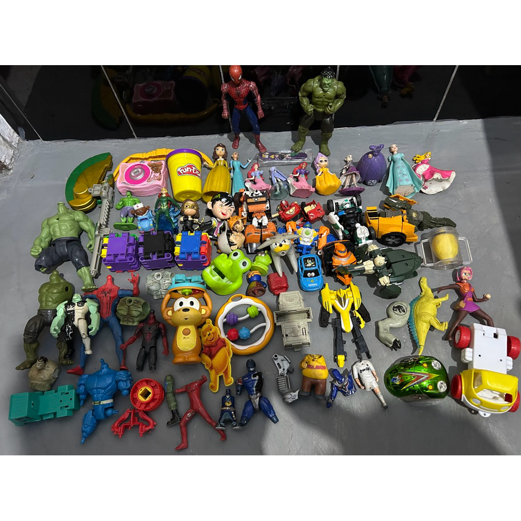 Take all figure campur mainan