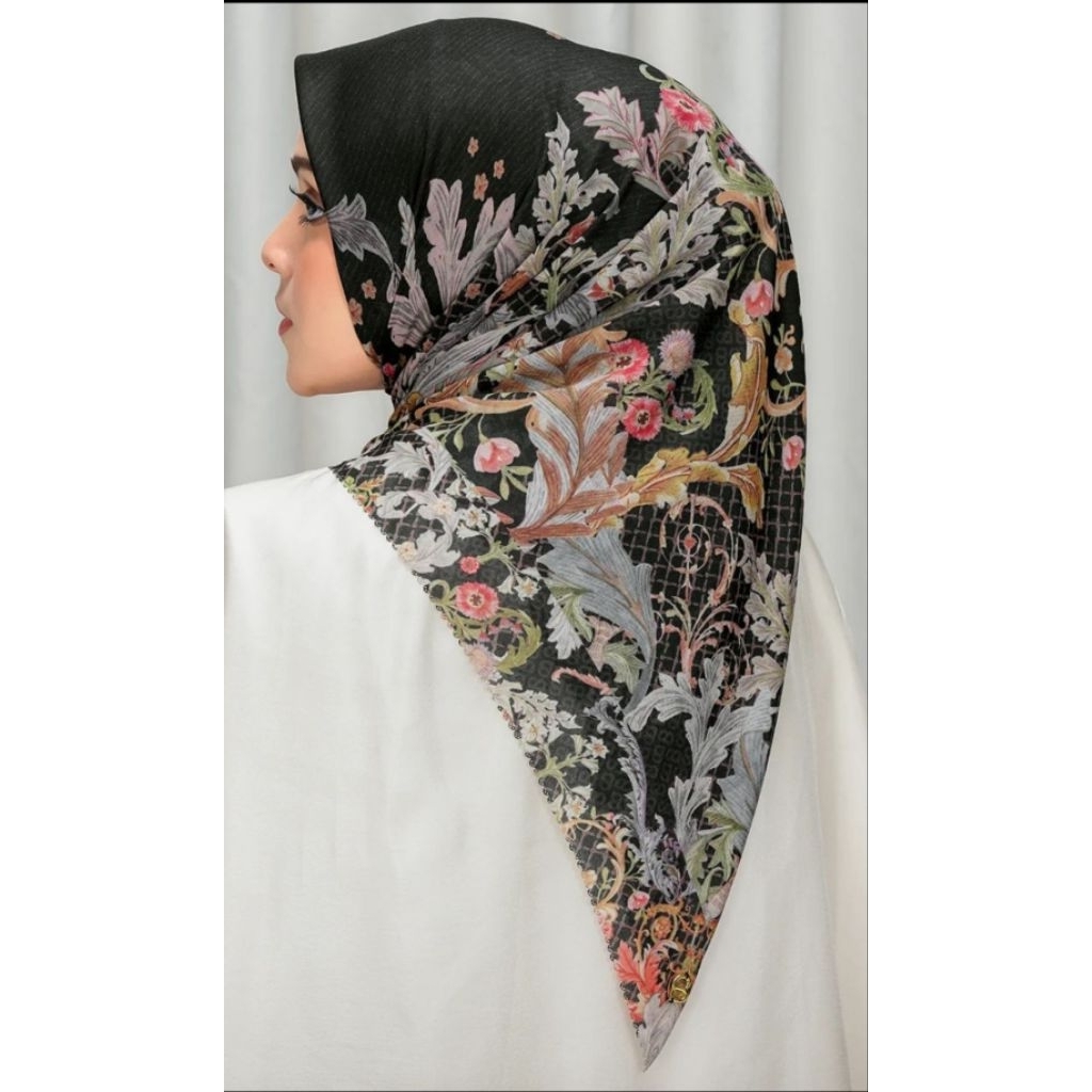 Buttonscarves Royale Grandeur