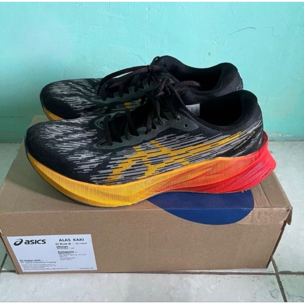 Sepatu Lari ASICS NOVABLASH 3 Warna Black/Amber Size 44 (28 cm) Resmi Original Indonesia