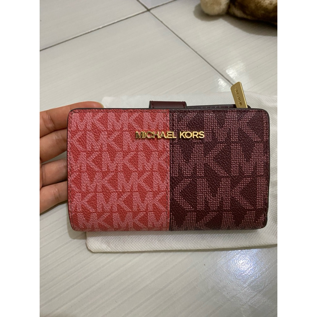 dompet MK