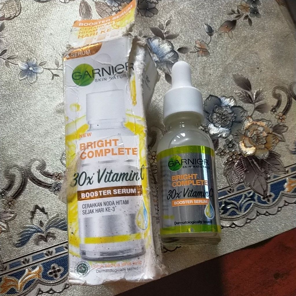 Garnier Bright Complete Vitamin C 30X Booster Serum 30ml - Mencerahkan Noda Hitam & Bekas Jerawat