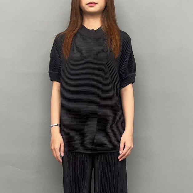 Magnolia Collection Atasan Wanita Blouse Plisket Kancing Serong Hitam