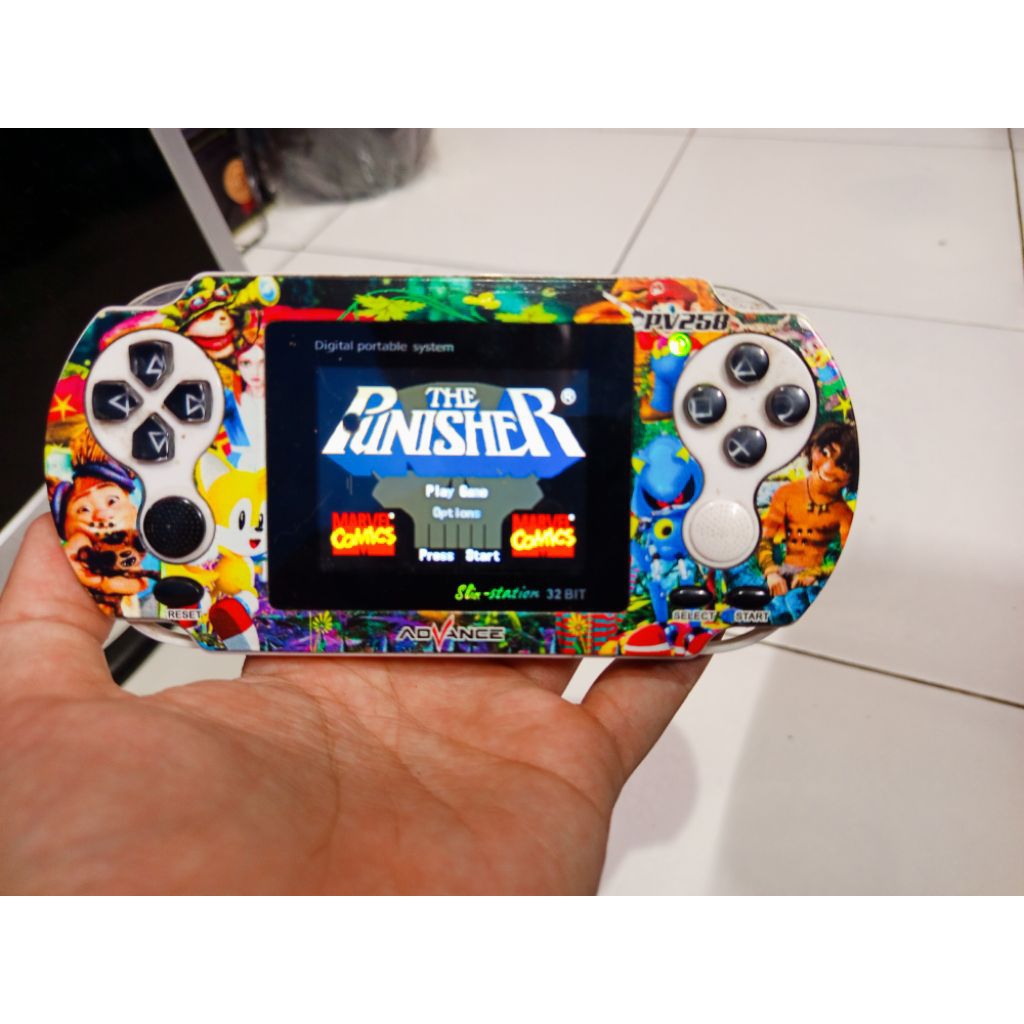 game boy SEGA 999999 IN 1 ( ada tompel dikit di atas sebelah kiri )